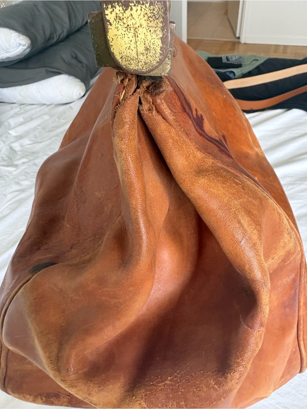 Vintage 1930s/40s Leather Gladstone Doctor Bag Prop Restoration 13x11x10.5 As Is - Picture 8 of 16